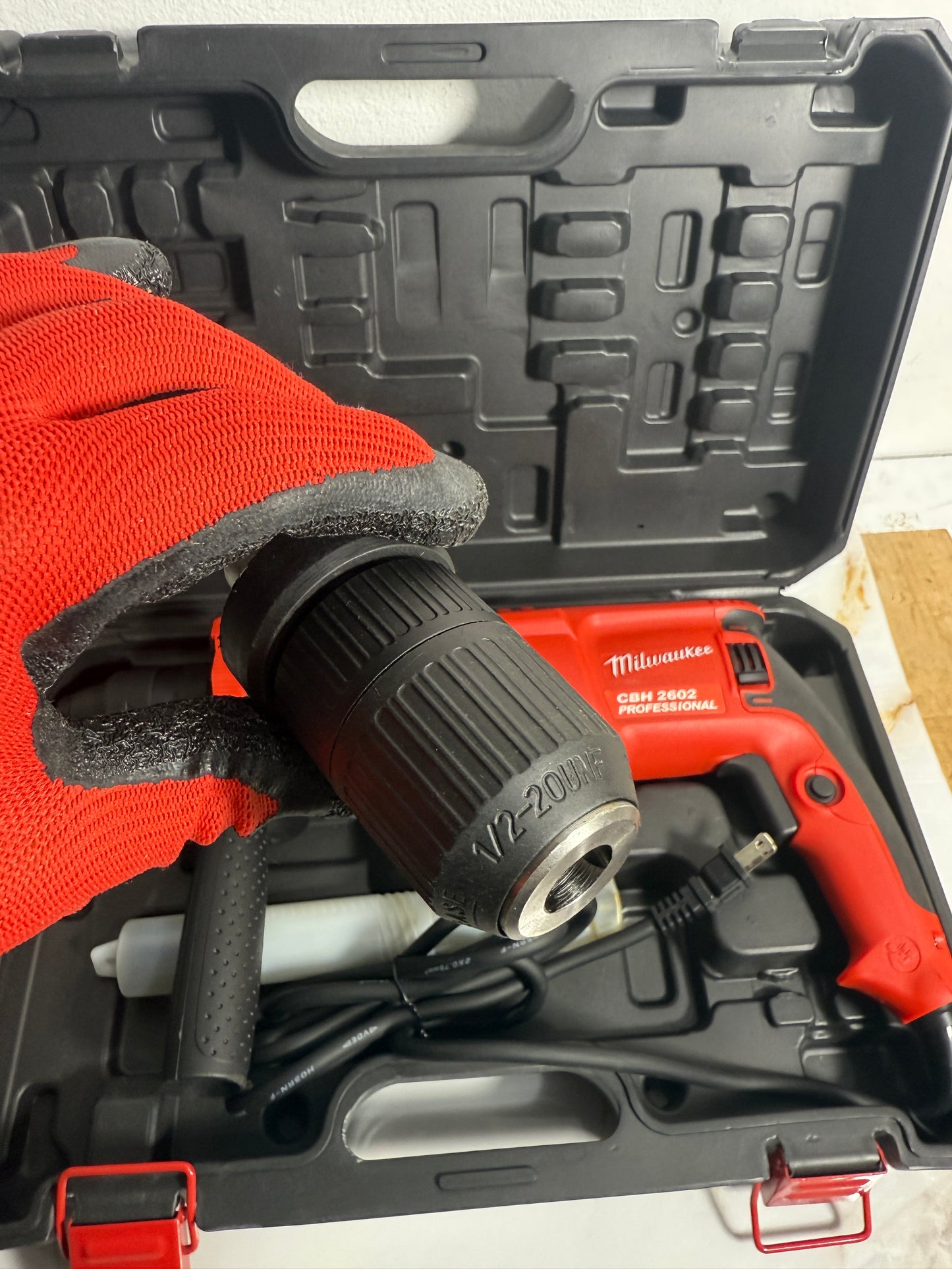 Rotomartillo Milwaukee 1200W: potencia profesional sin excusas